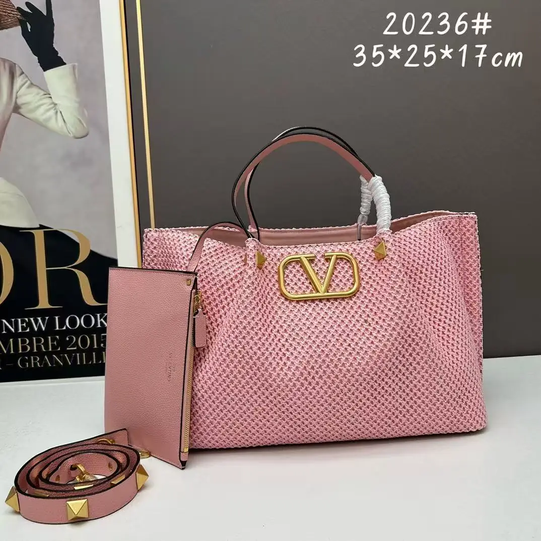 Jam8215 Valentino 89.99$ gallery