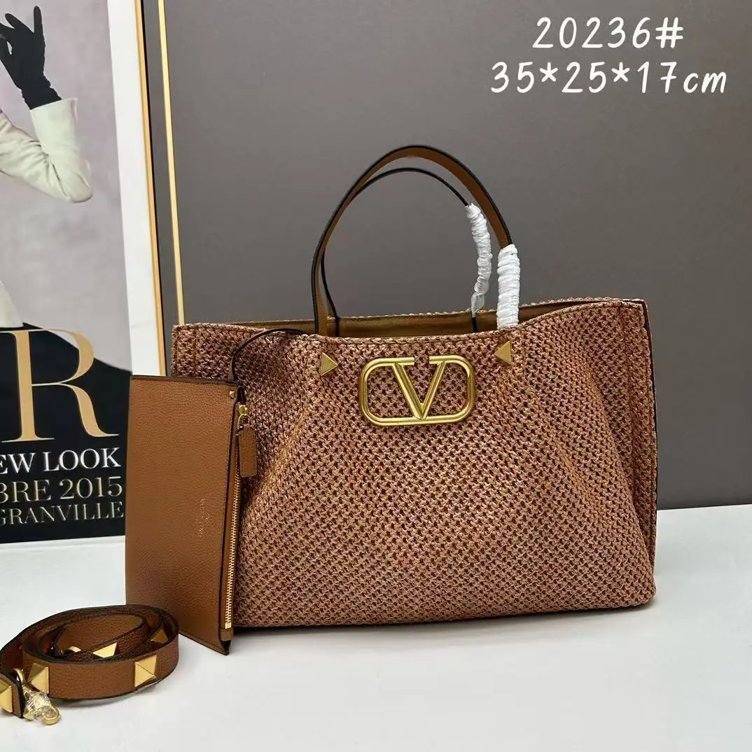 Jam8215 Valentino 89.99$ gallery