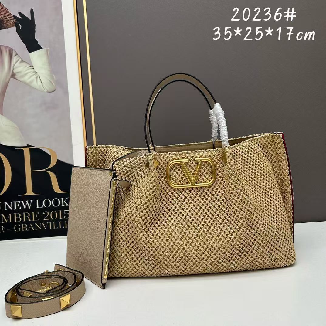 Jam8215 Valentino 89.99$ gallery