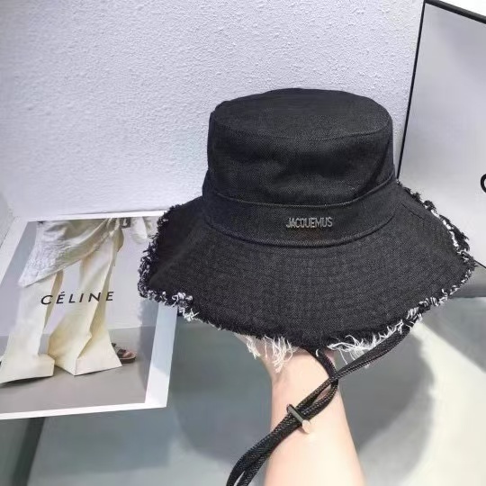 Jam8223 JACQUEMUS 38$ gallery