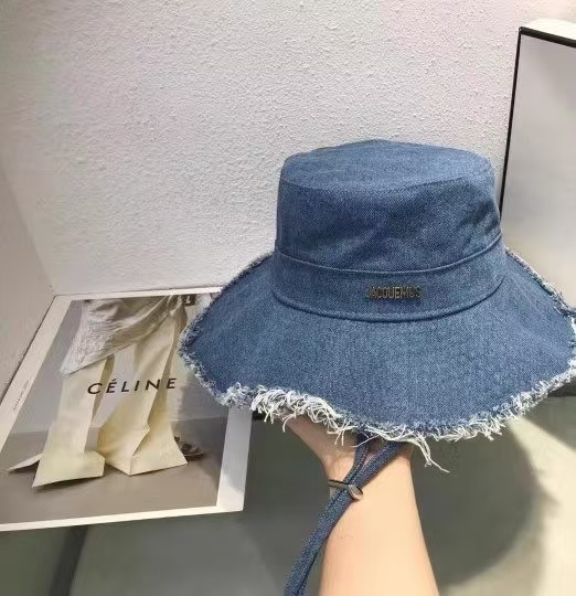 Jam8223 JACQUEMUS 38$ gallery