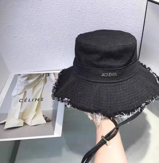 Jam8223 JACQUEMUS 38$ gallery