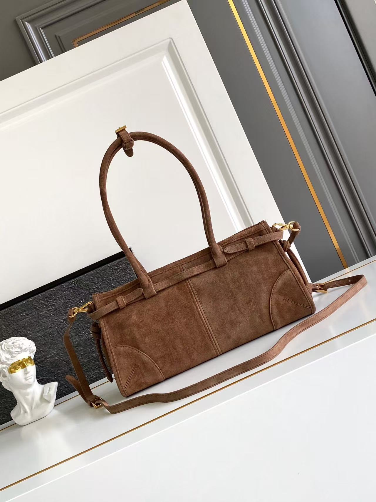 Jam8225  PRADA 110$ gallery