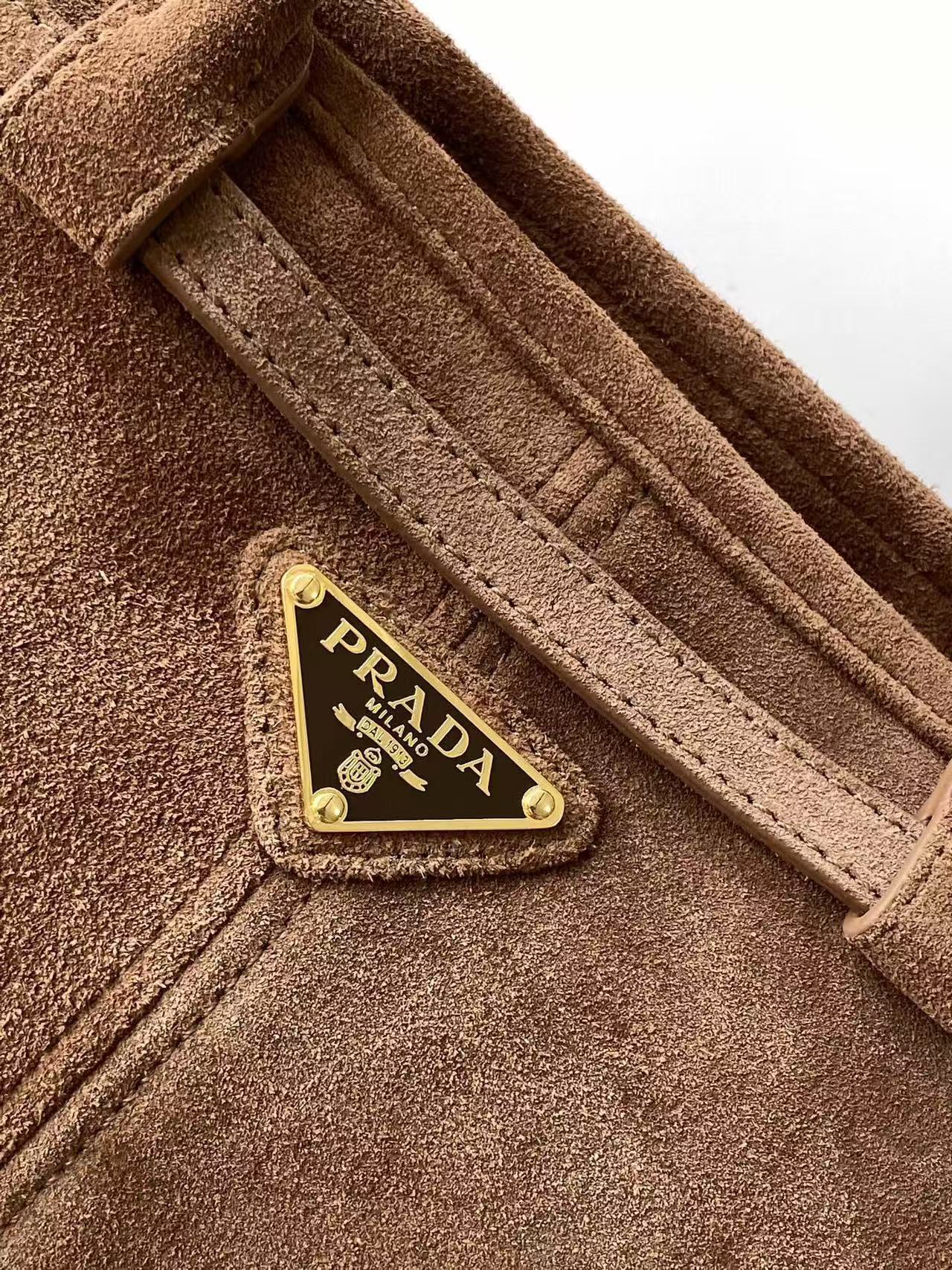 Jam8225  PRADA 110$ gallery