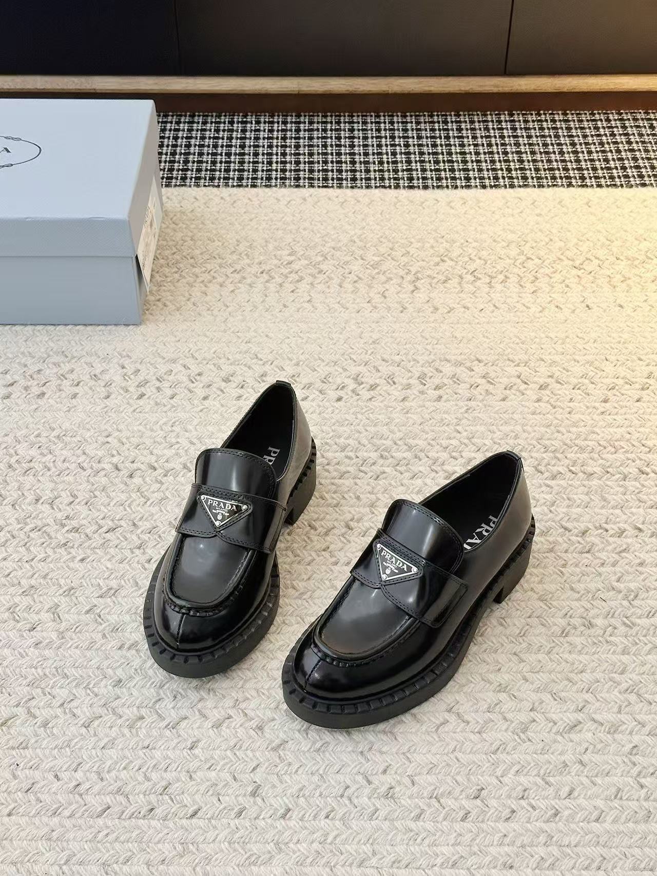 Jam8236  PRADA 89$ gallery