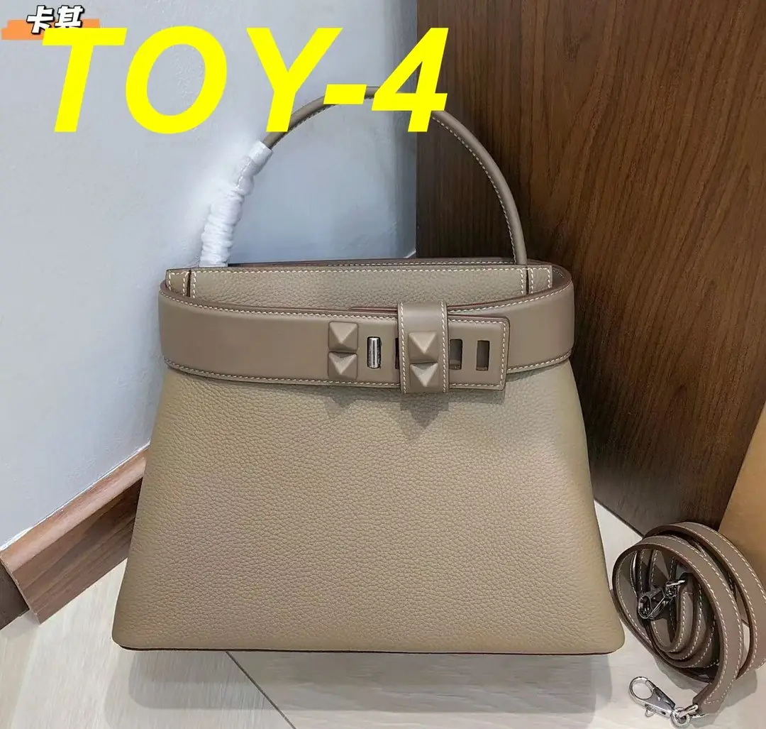 Jam8252  Valentino 139$ gallery