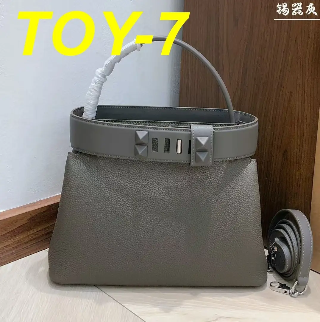 Jam8252  Valentino 139$ gallery