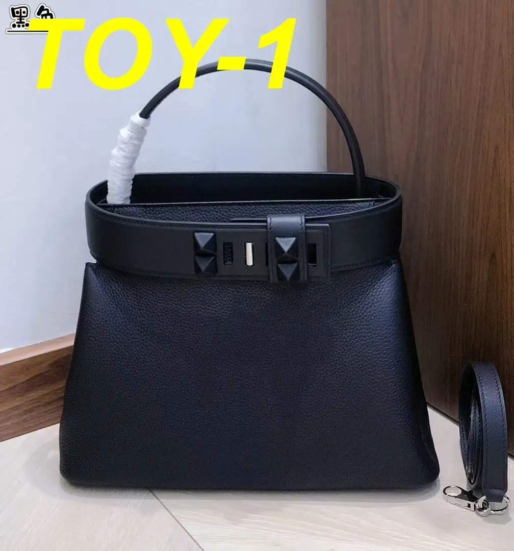 Jam8252  Valentino 139$ gallery