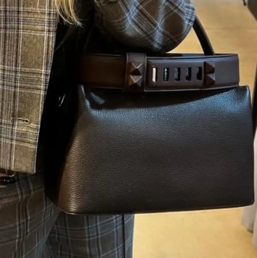 Jam8252  Valentino 139$ gallery