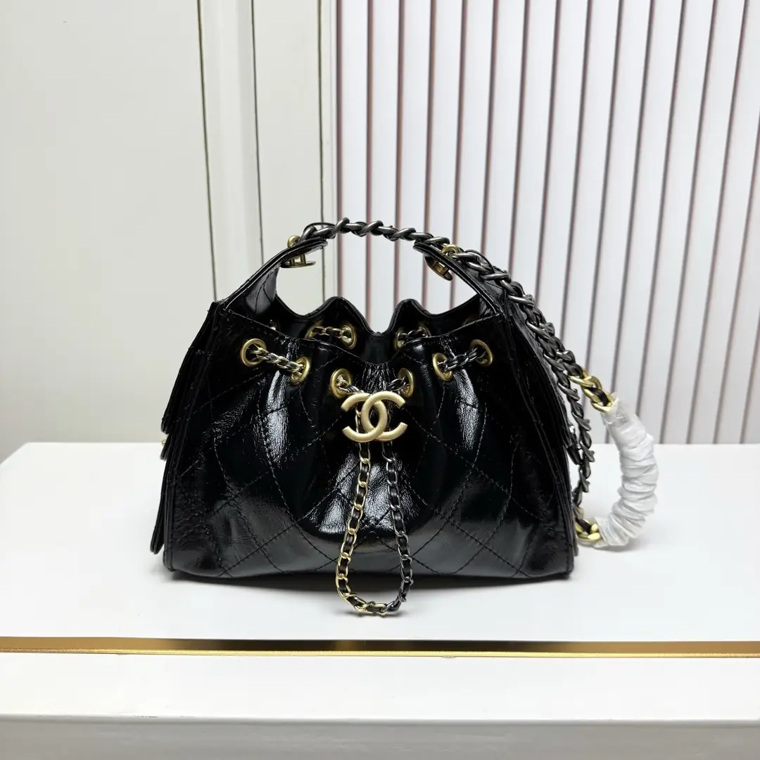 Jam8299  Chanel Super quality leather strap box. 89.99$ gallery