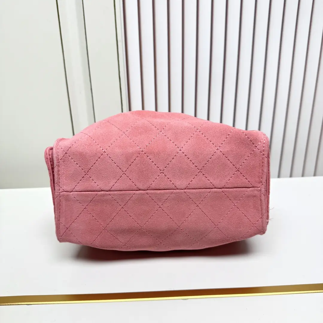 Jam8299  Chanel Super quality leather strap box. 89.99$ gallery