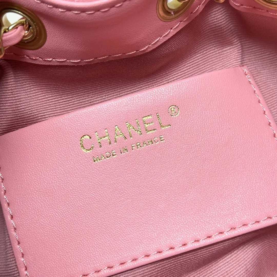 Jam8299  Chanel Super quality leather strap box. 89.99$ gallery