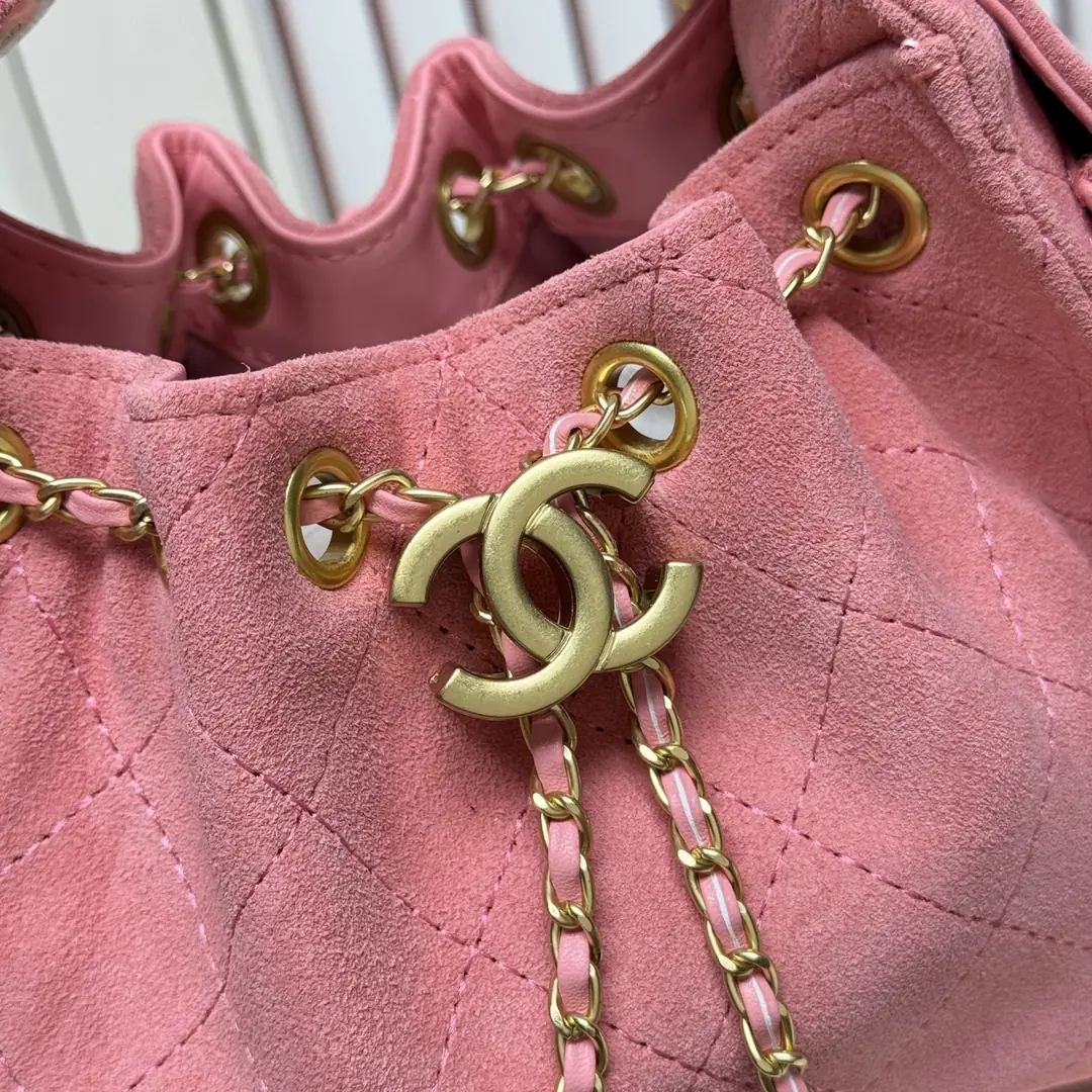 Jam8299  Chanel Super quality leather strap box. 89.99$ gallery