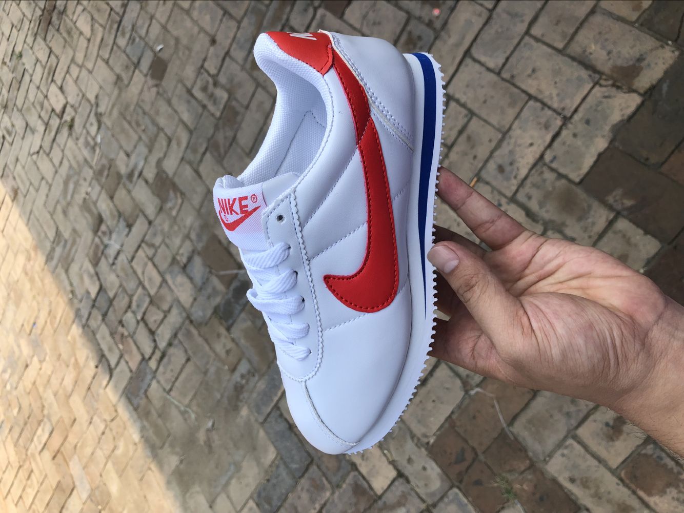 Jes1114  22.97$ NIke gallery