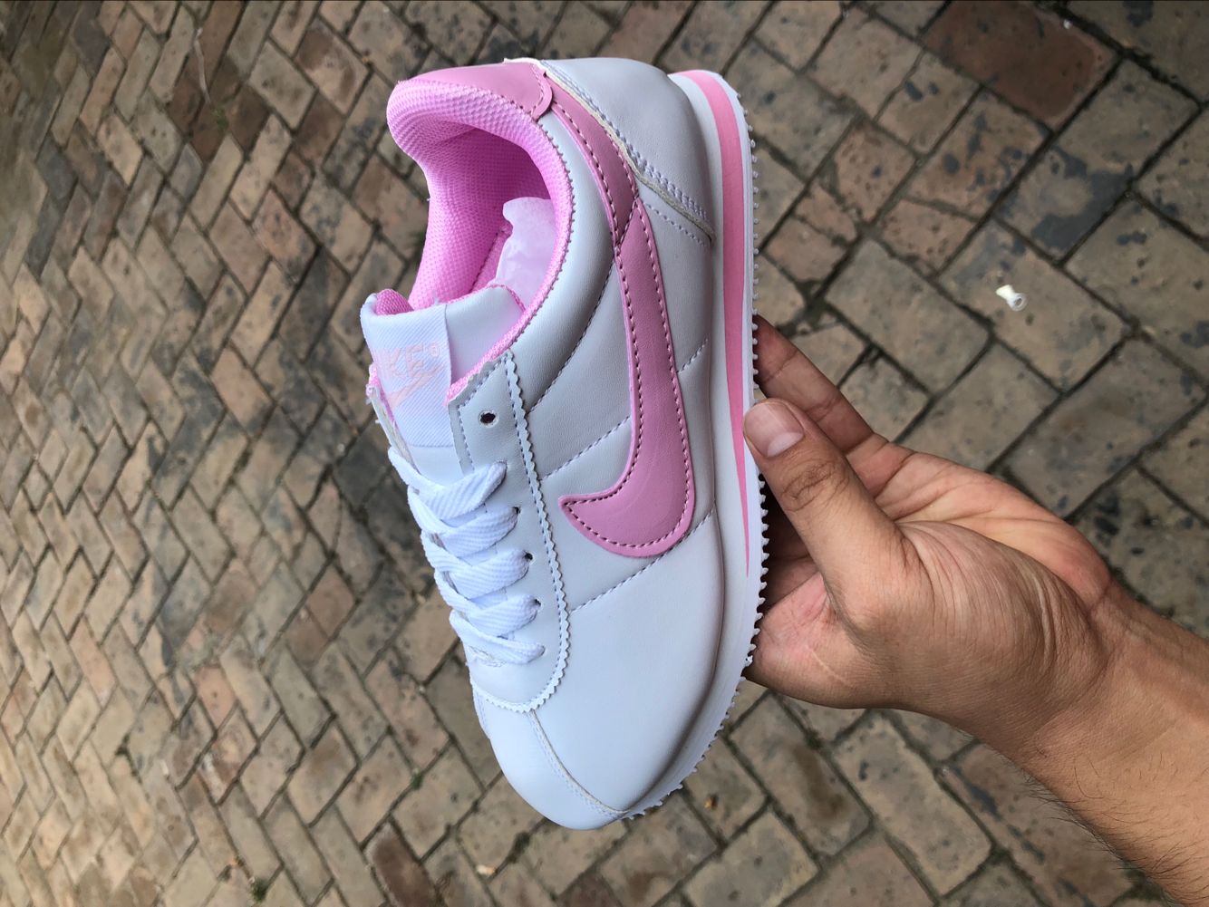 Jes1114  22.97$ NIke gallery