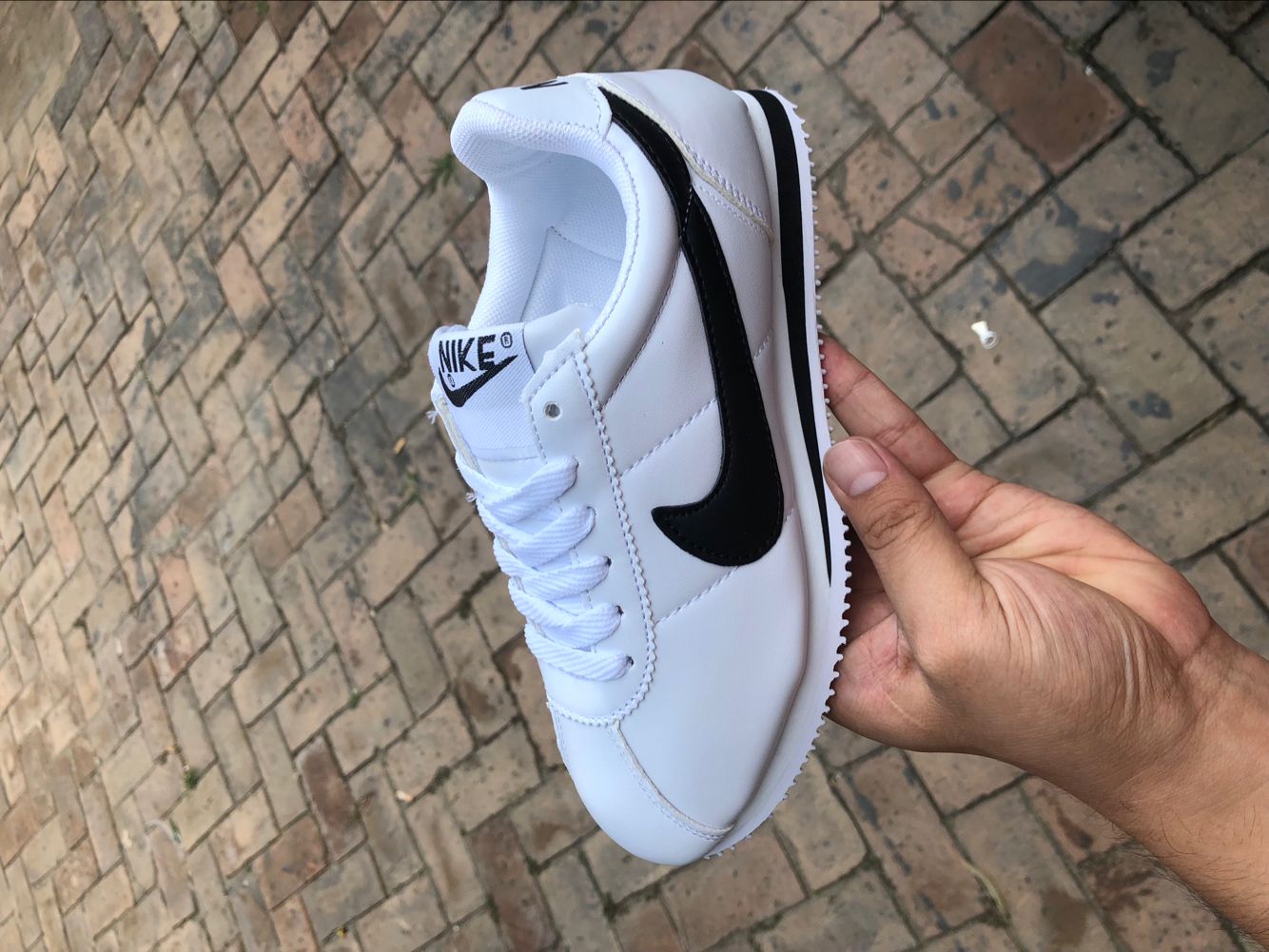 Jes1114  22.97$ NIke gallery