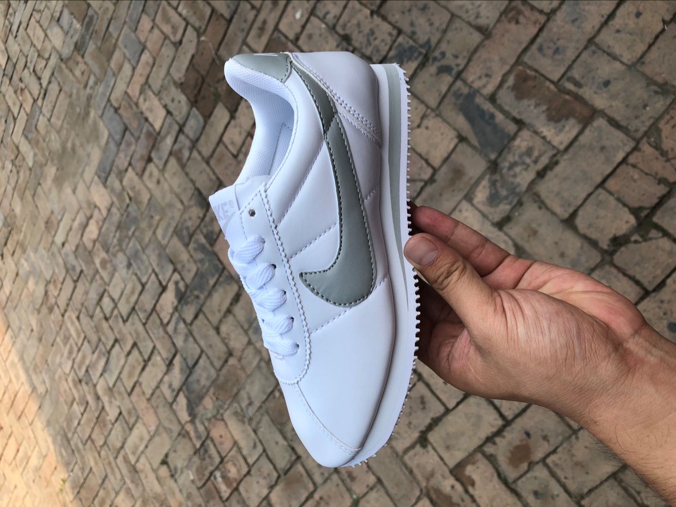 Jes1114  22.97$ NIke gallery