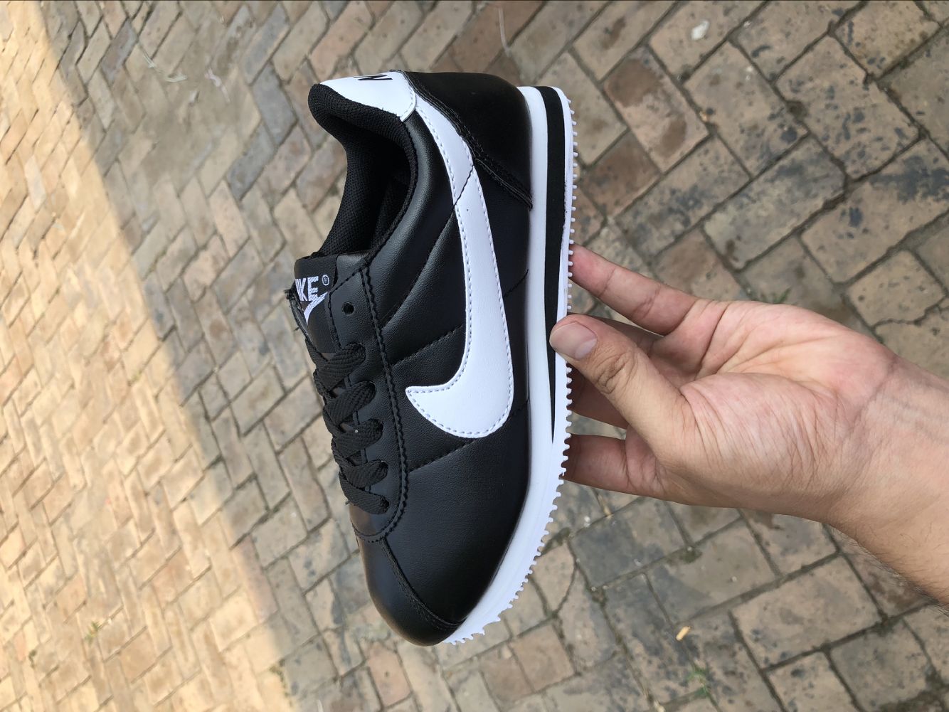 Jes1114  22.97$ NIke gallery