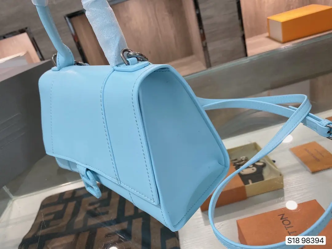 Jes1339   balenciaga  415 56.99$  GBB gallery