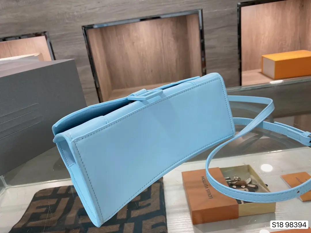 Jes1339   balenciaga  415 56.99$  GBB gallery