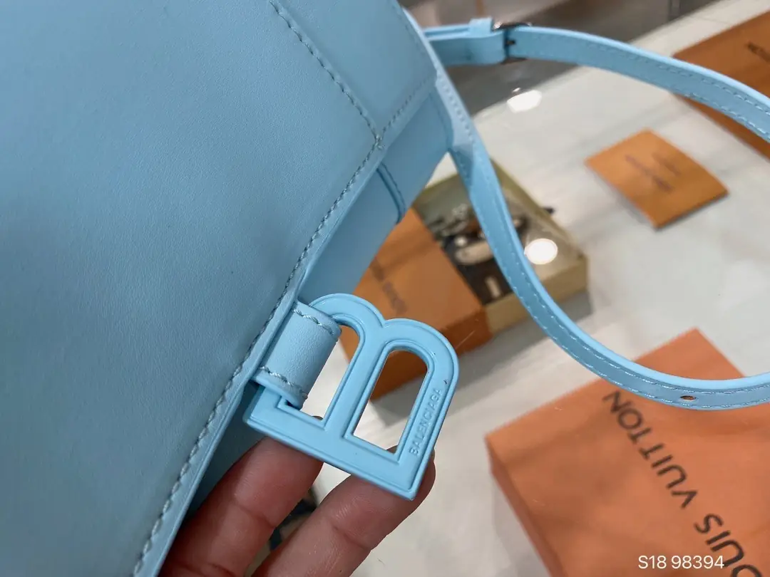 Jes1339   balenciaga  415 56.99$  GBB gallery