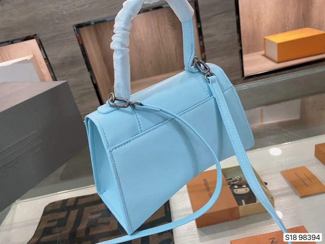 Jes1339   balenciaga  415 56.99$  GBB gallery