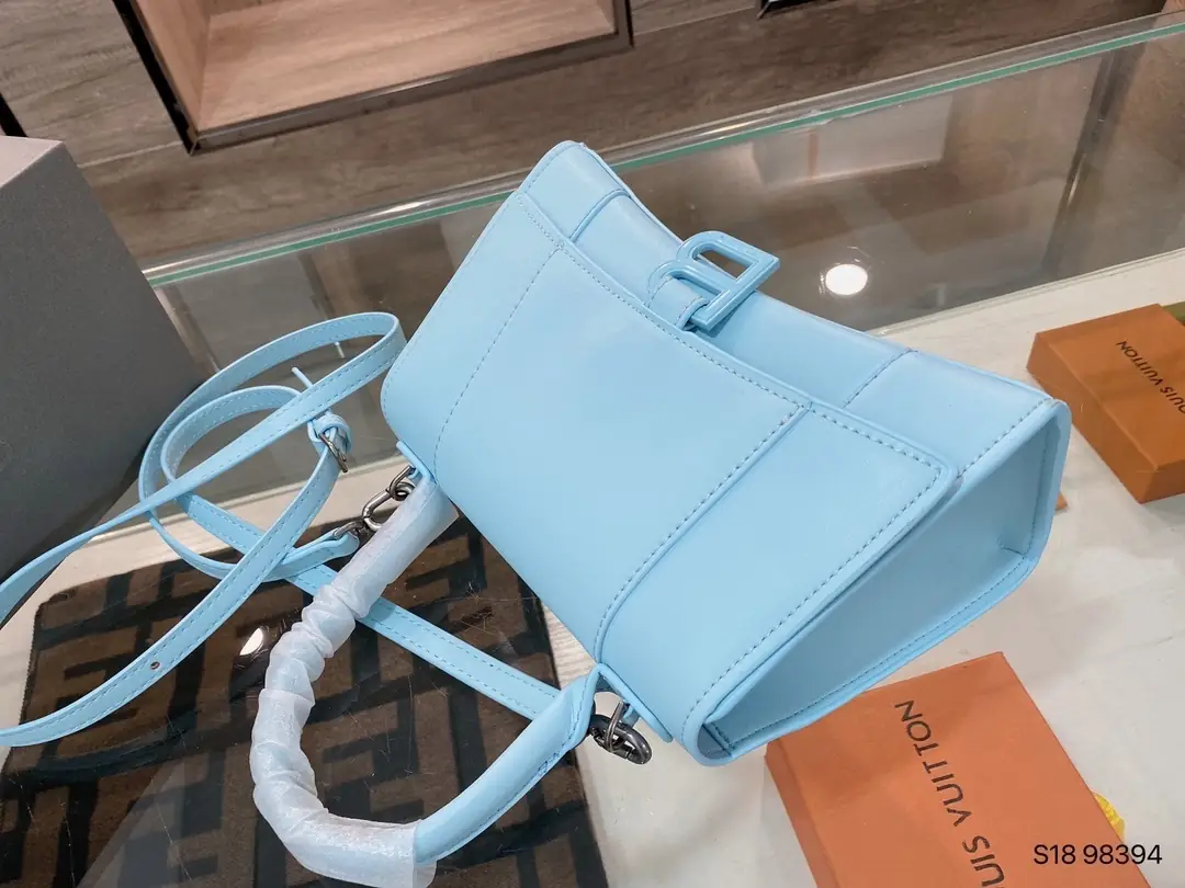 Jes1339   balenciaga  415 56.99$  GBB gallery