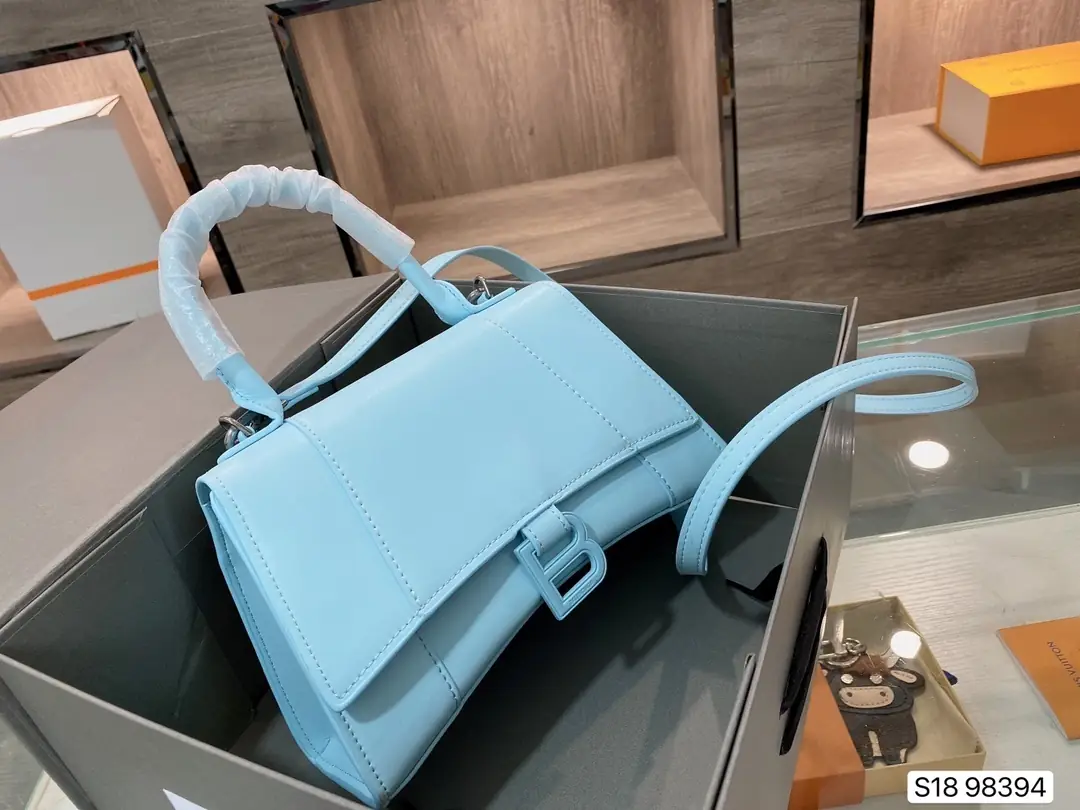 Jes1339   balenciaga  415 56.99$  GBB gallery