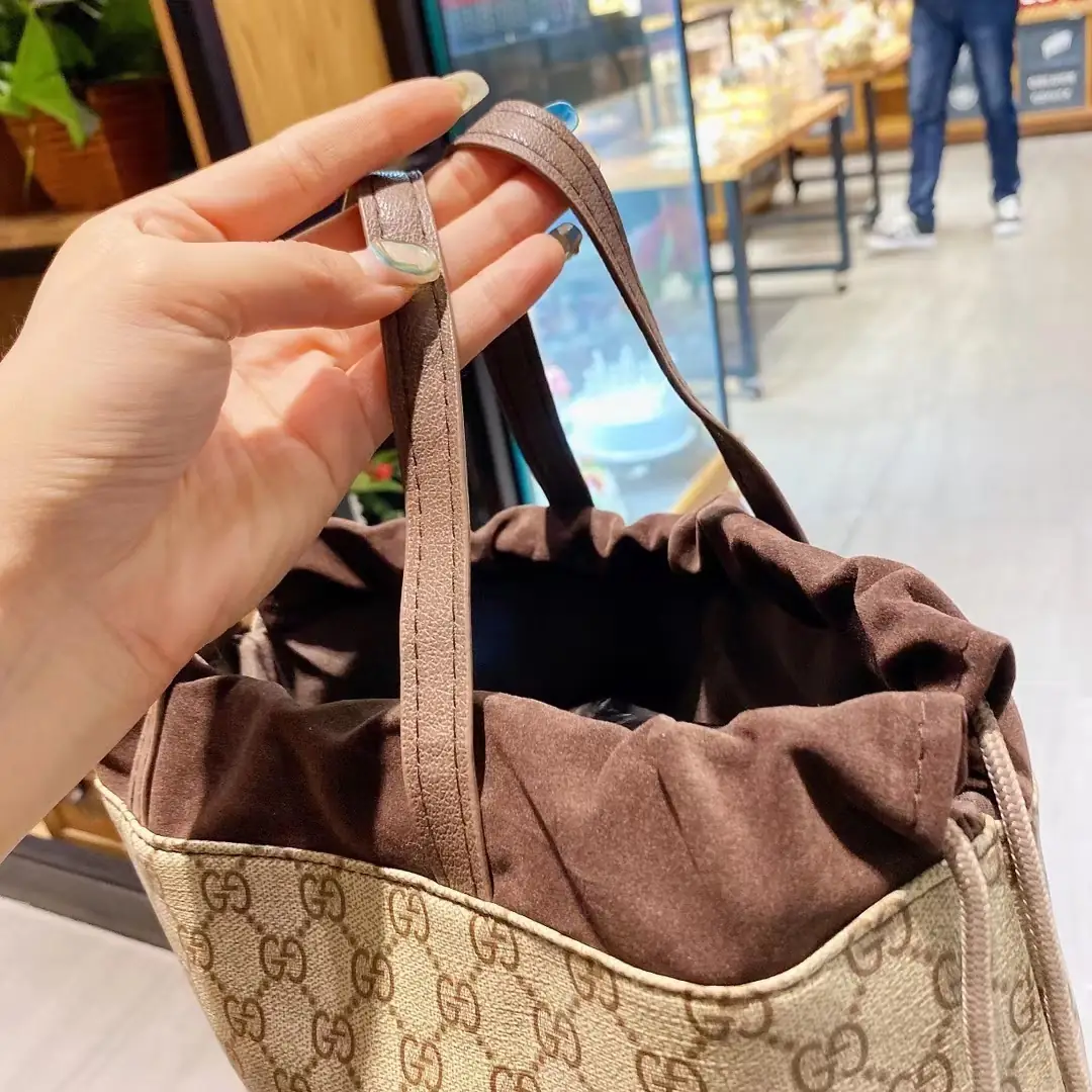 Jes3230 27.88$ GUCCI gallery