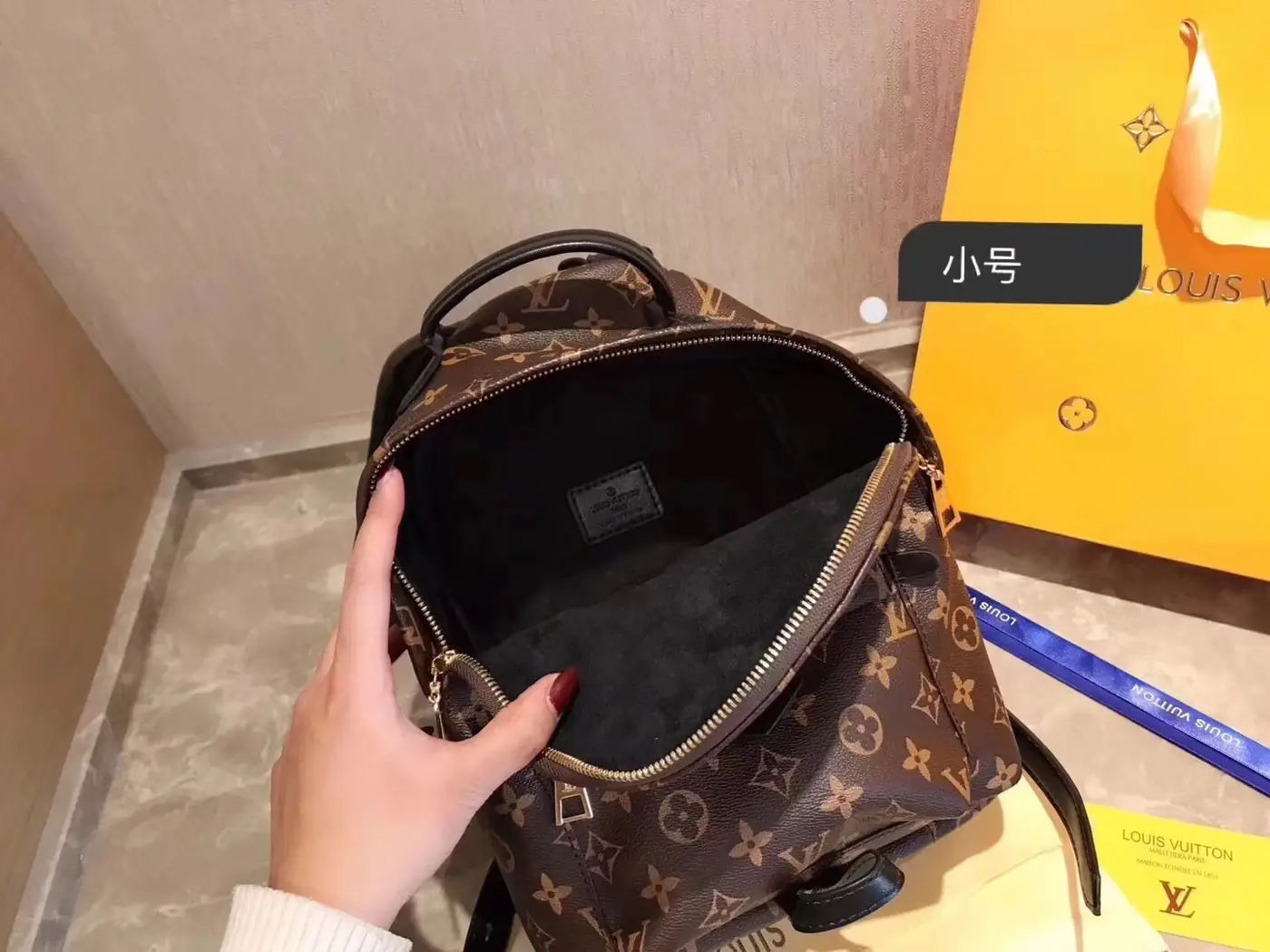 Jes401  LV  32.88$ 245  GBB gallery