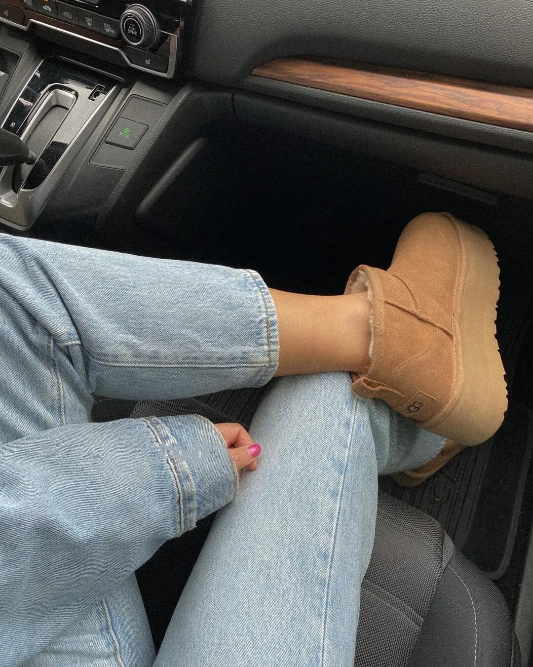 Jes4865 UGG 5AAAAA  340  59.99$  UGG gallery