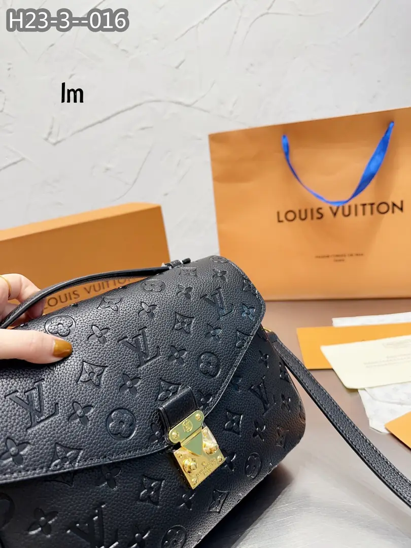 Jes812  L&V  BOX TOP  330💰 48$  GBB gallery