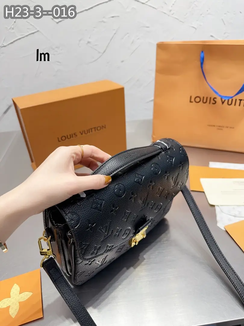 Jes812  L&V  BOX TOP  330💰 48$  GBB gallery