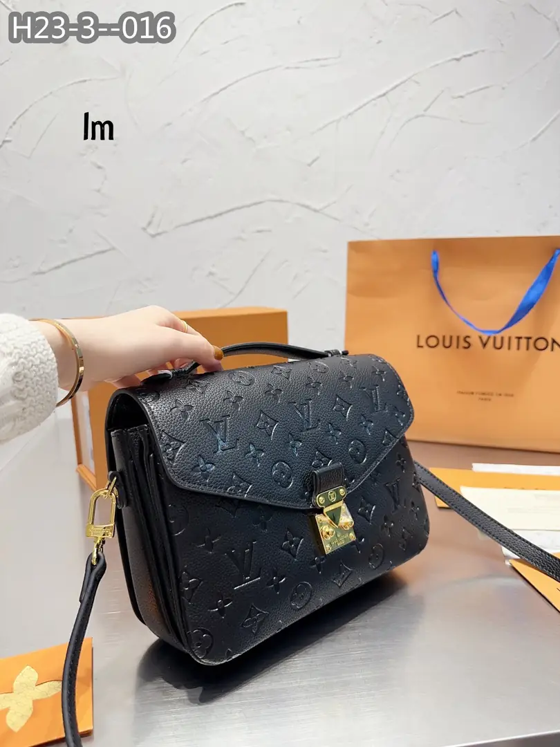 Jes812  L&V  BOX TOP  330💰 48$  GBB gallery