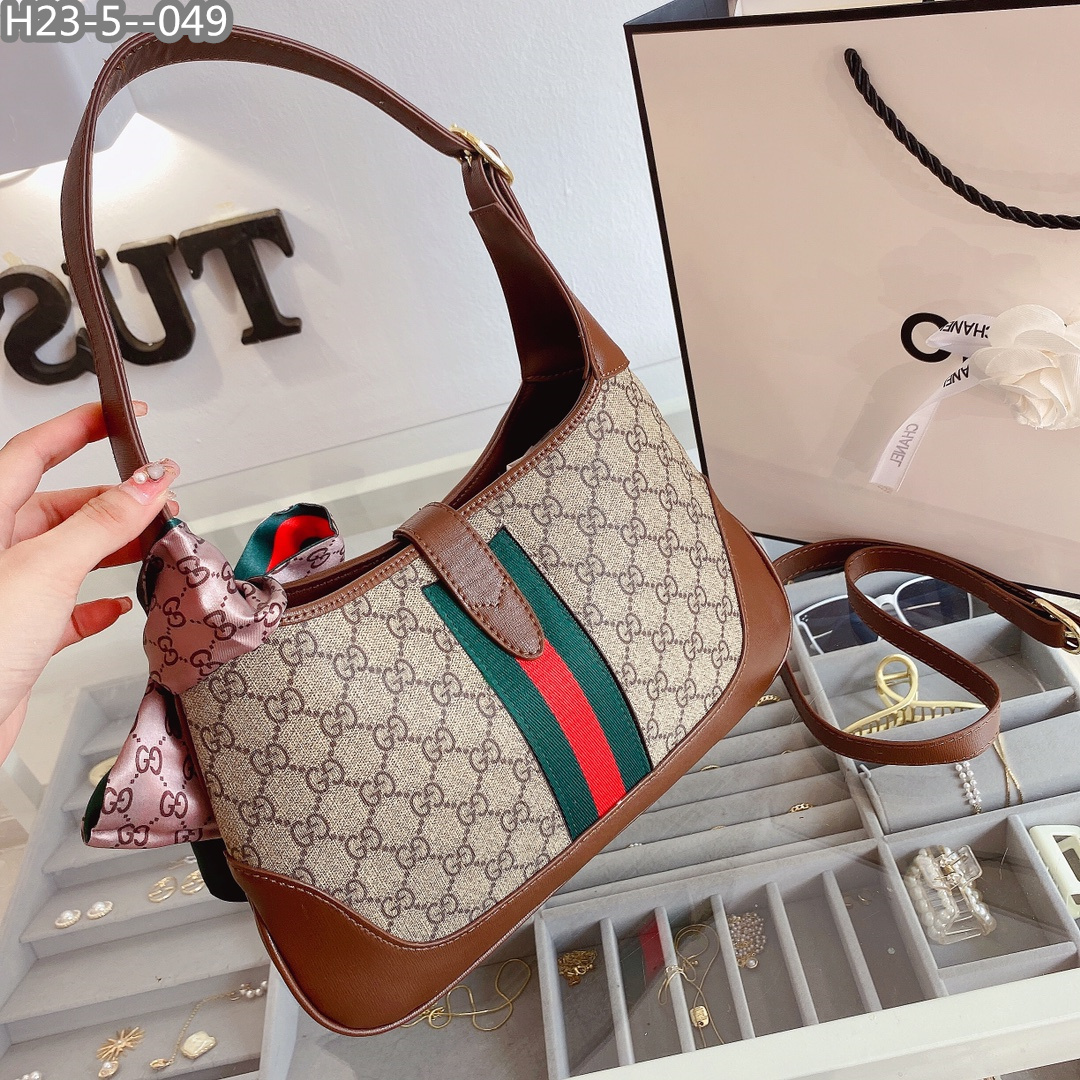 $62-XYH-584 GUCCI gallery