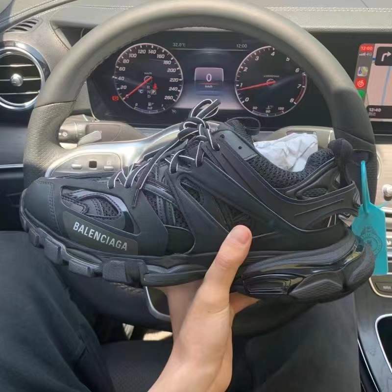 $63-XYH-805 Balenciaga gallery