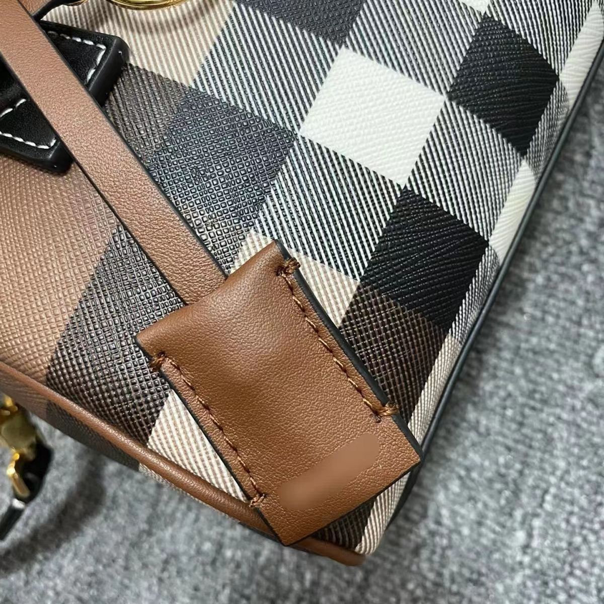 $63-XYH-826 BURBERRY gallery