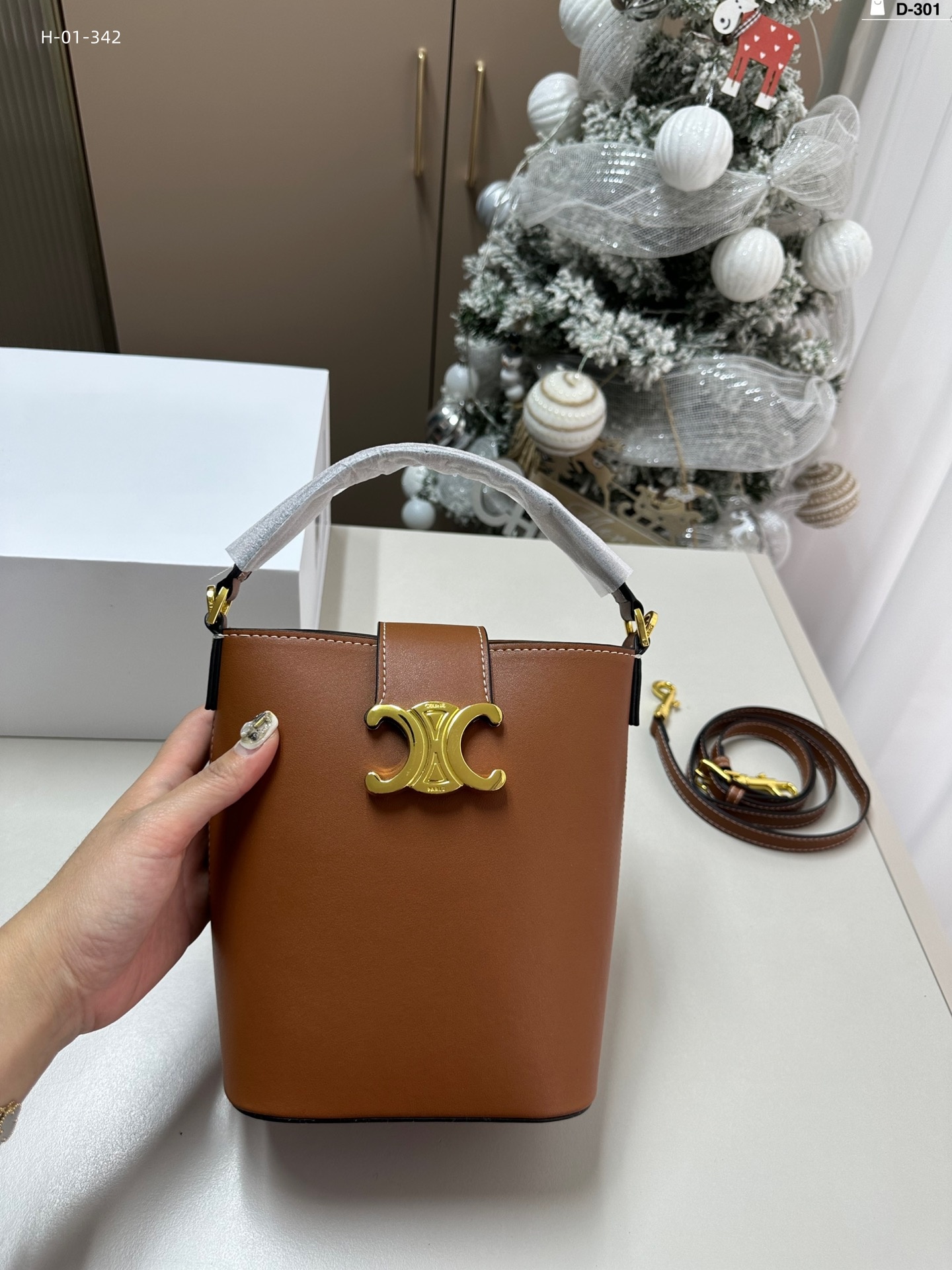 $73-XYH-995 Celine gallery