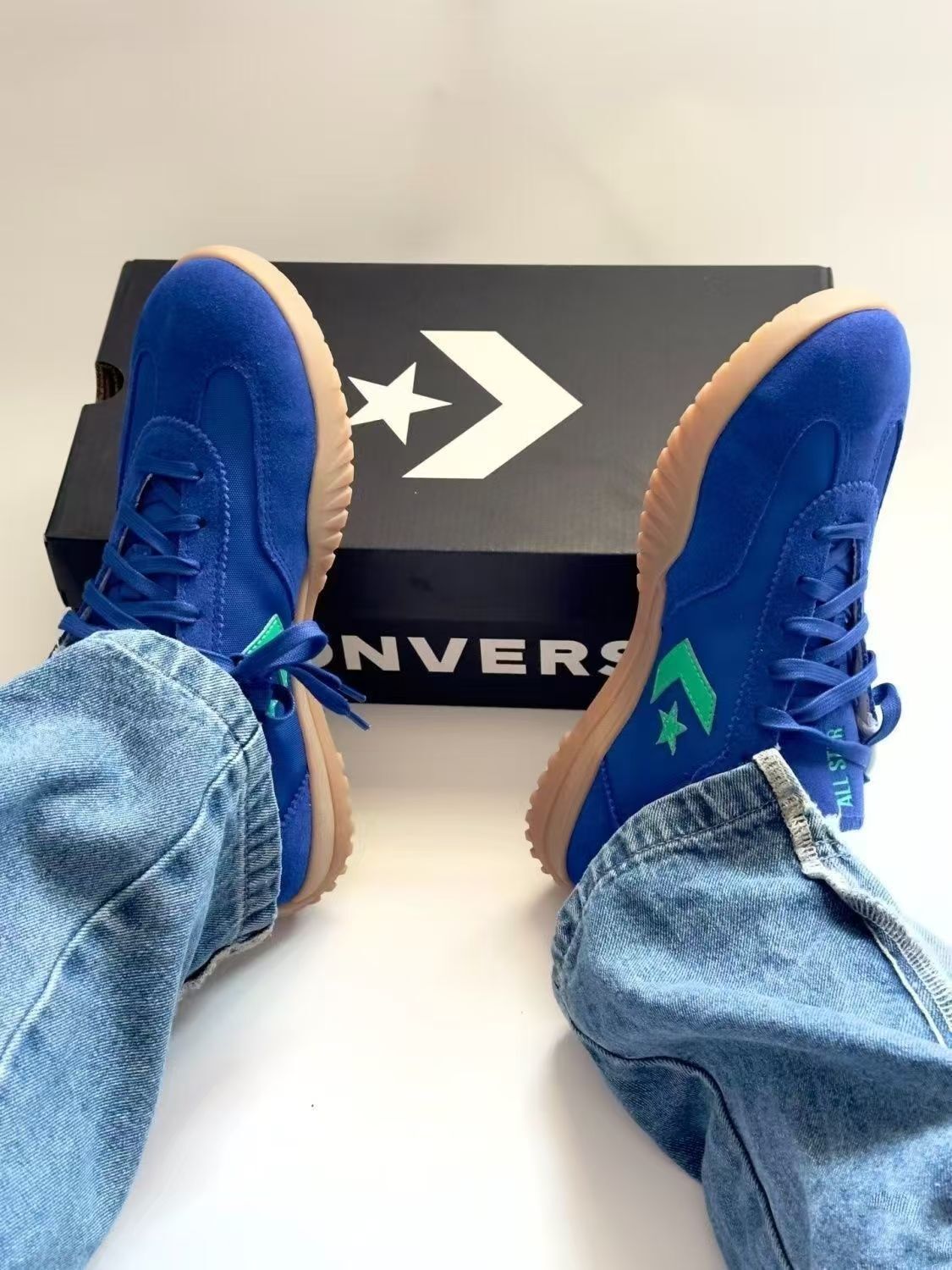 HO1280     Converse_$52.99 gallery