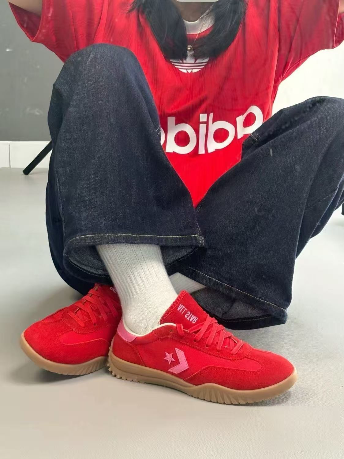 HO1280     Converse_$52.99 gallery