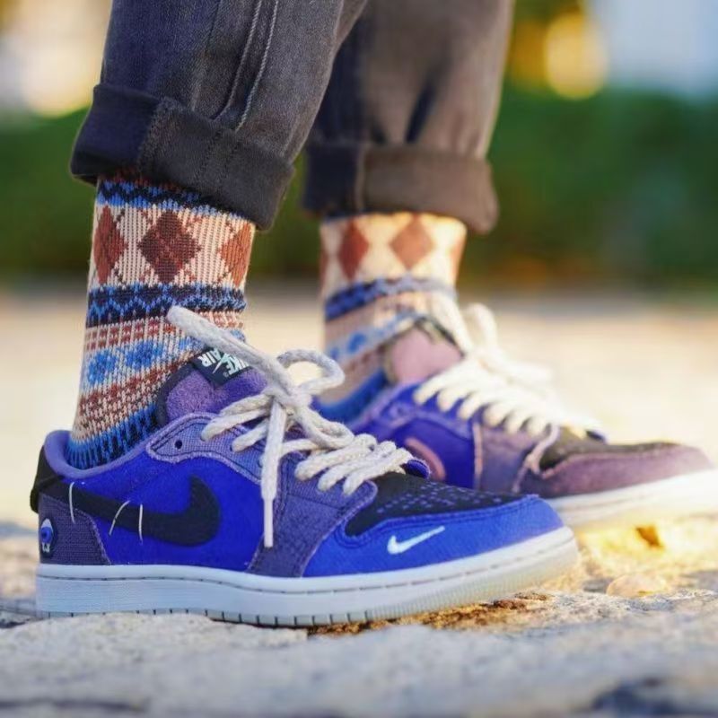 HO1291   NIKE_$79.99     AJ1 gallery