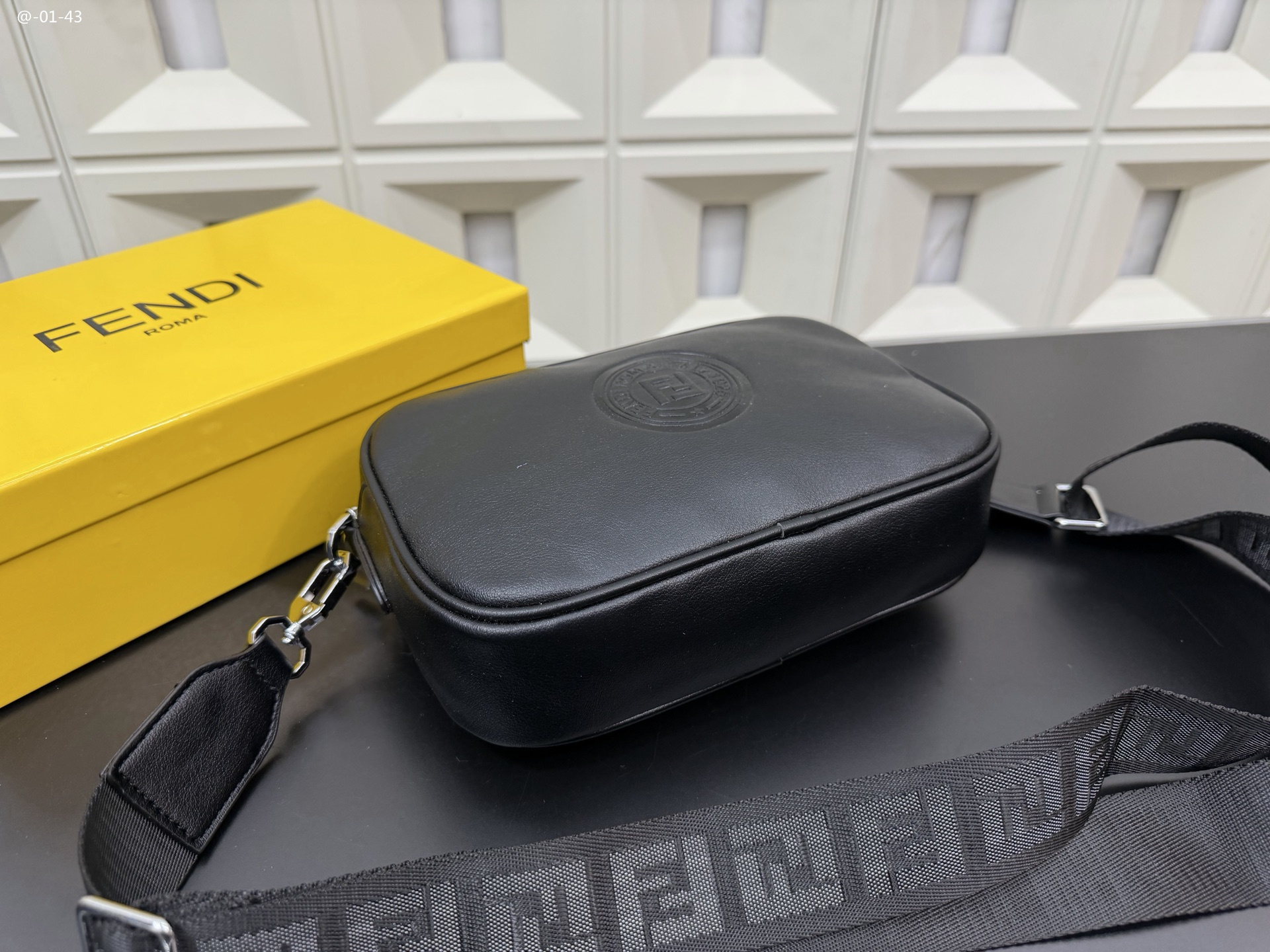 HO1298    Fendi_$54.99 gallery