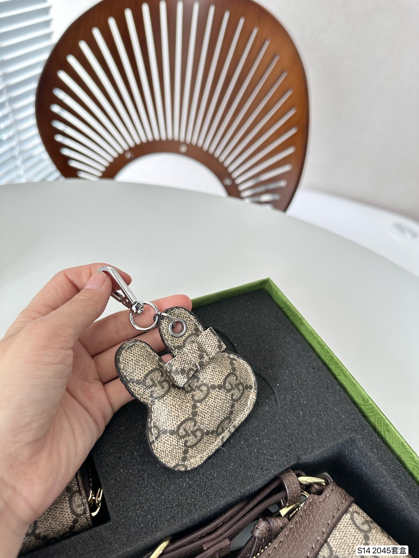 HO1311   Gucci_$64.99 gallery