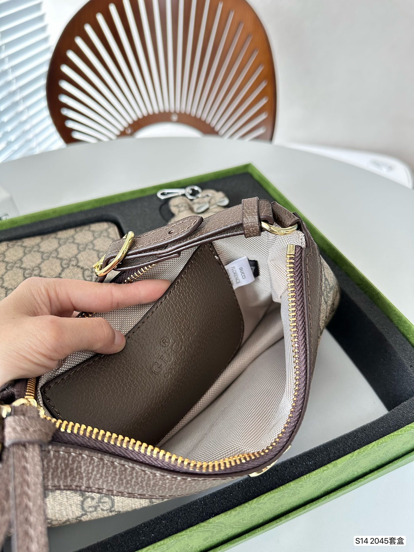 HO1311   Gucci_$64.99 gallery