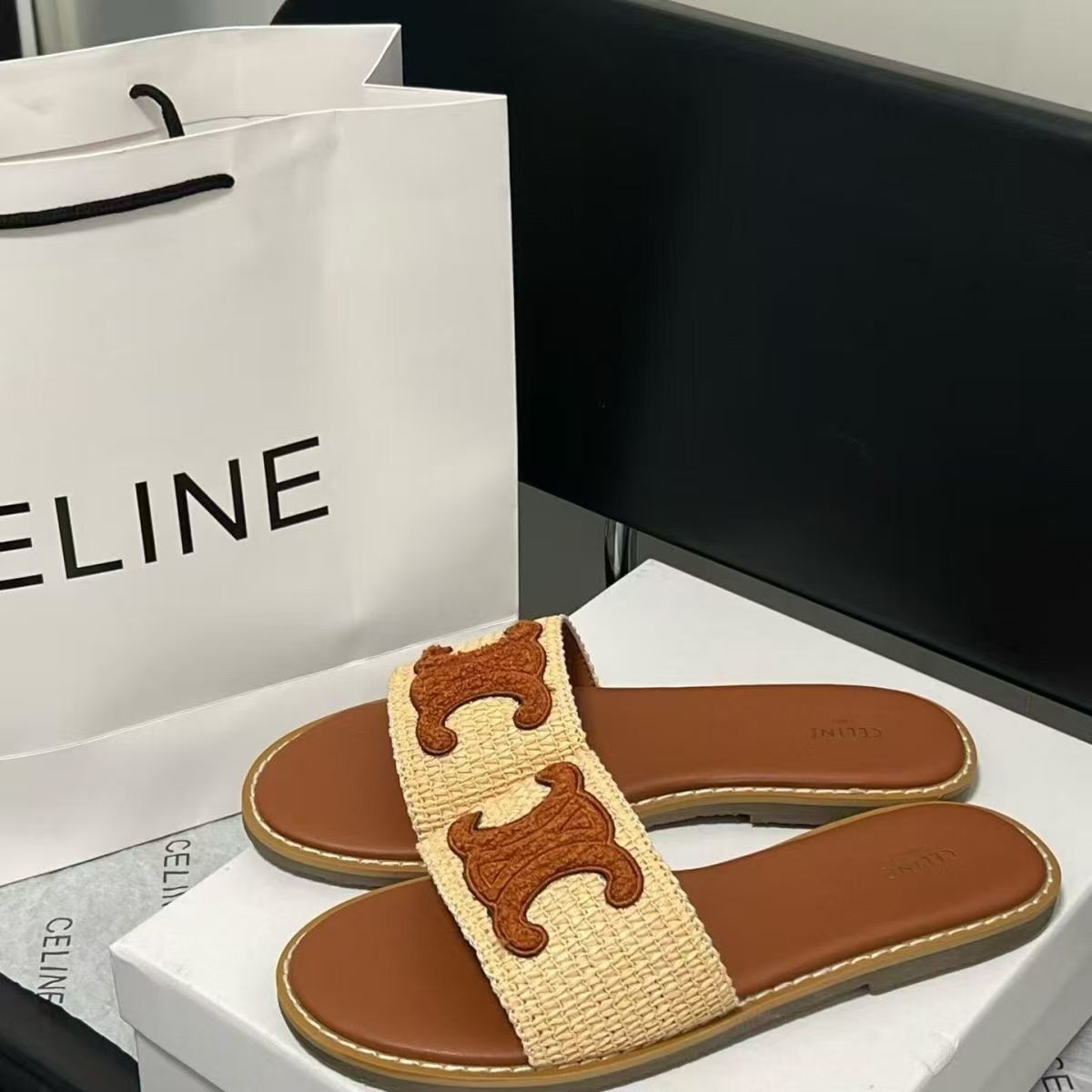 HO1312    CELINE_$52.99 gallery