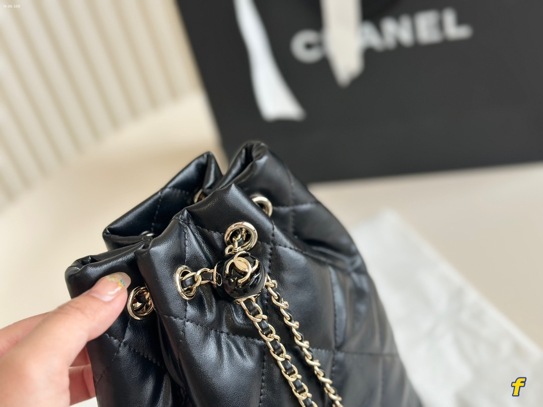 HO45   Chanel  - 50.99$ gallery