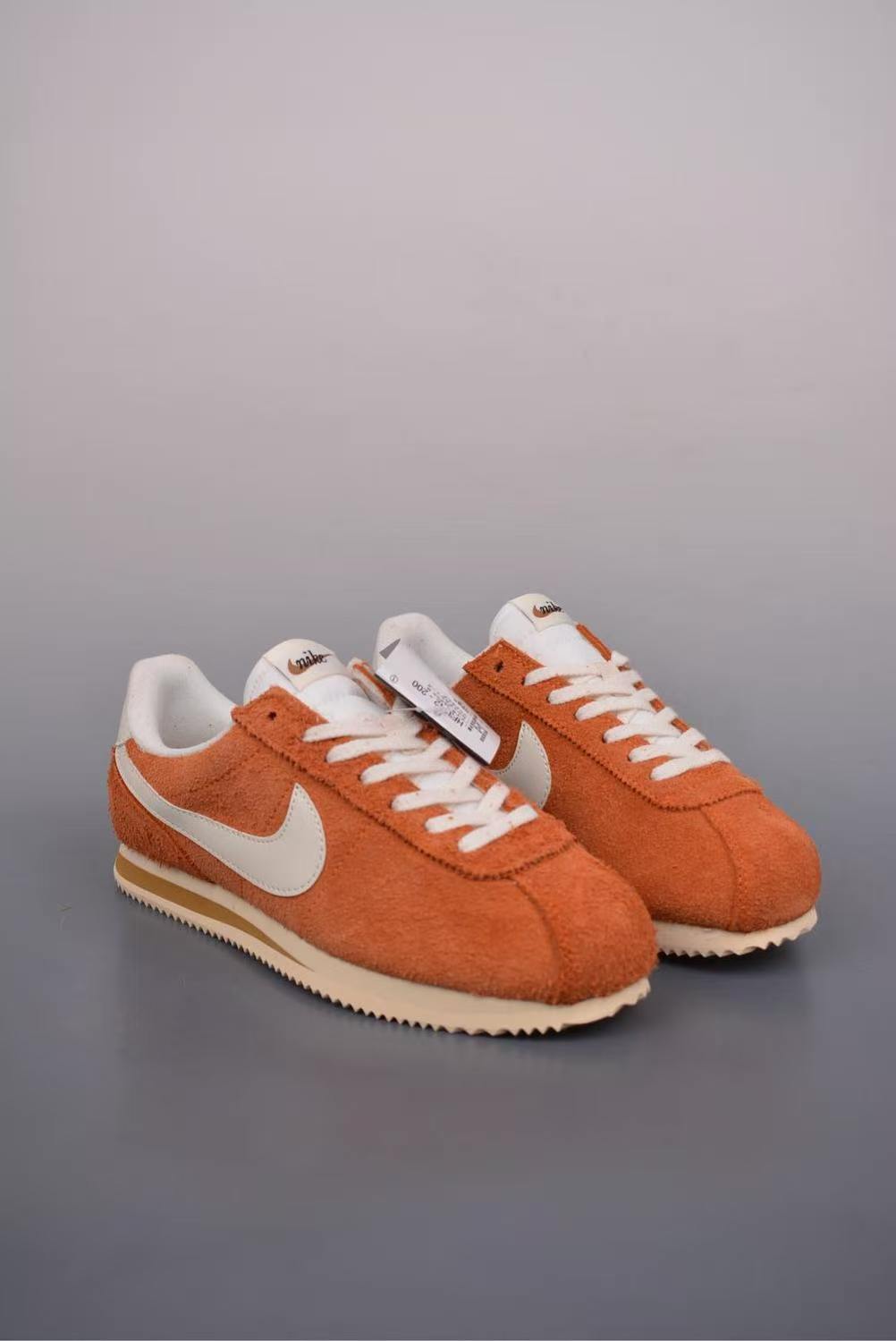 HO896    Nike_$59.99     Classic Cortez gallery