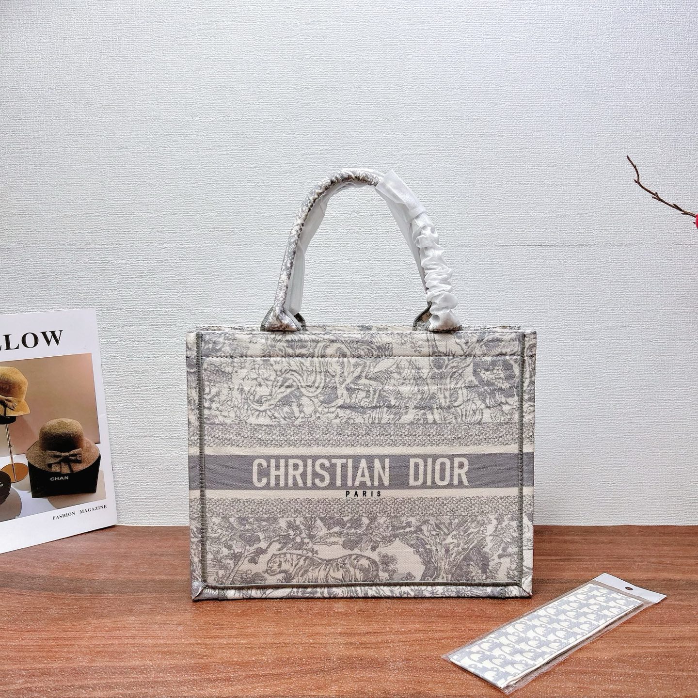 HO928    Dior_$52.99     105# gallery