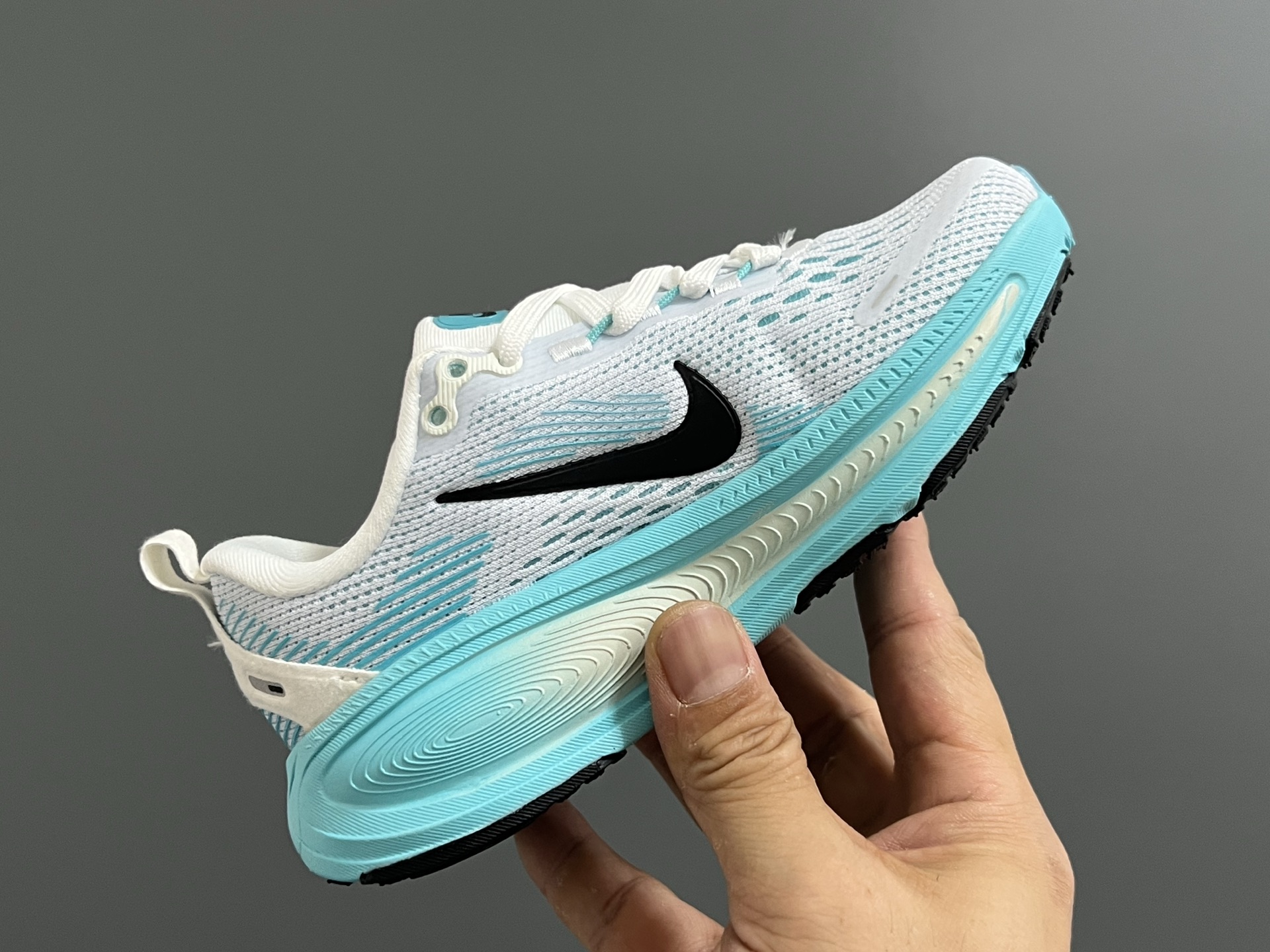 SS7181-NK Vomero 18 KIDS  46.99$ gallery