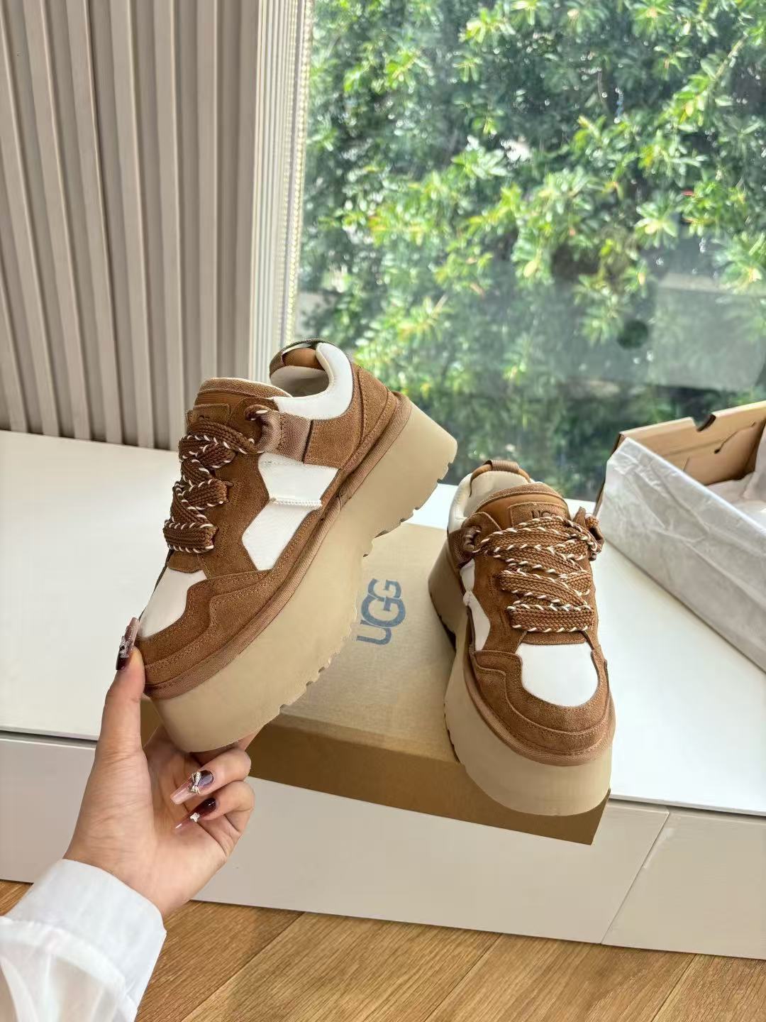 SS7454-UGG 89.99$-UCCG gallery